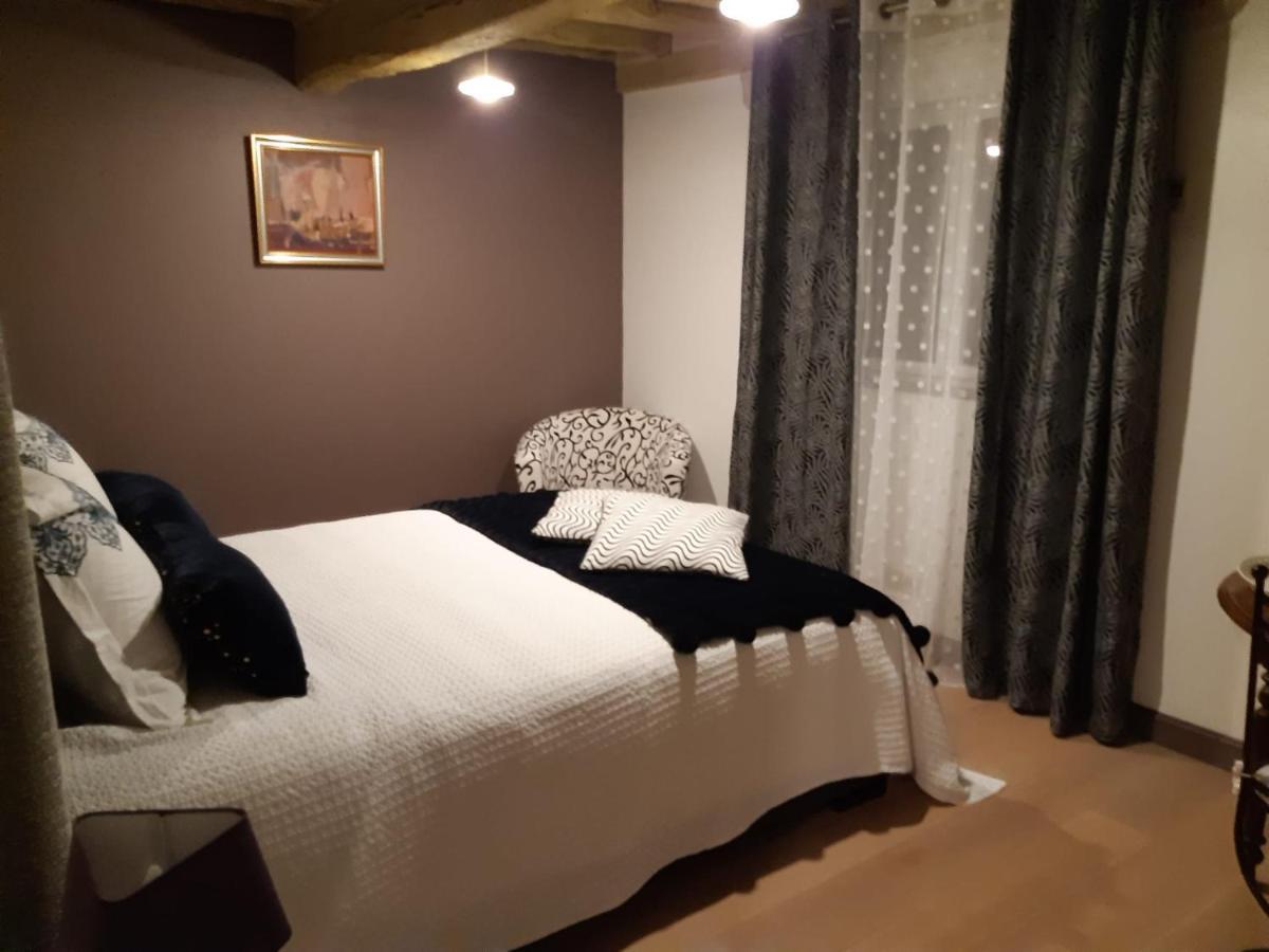 Agreables Chambres D'Hotes Dans Maison Xviiie Vineuil  Exterior foto