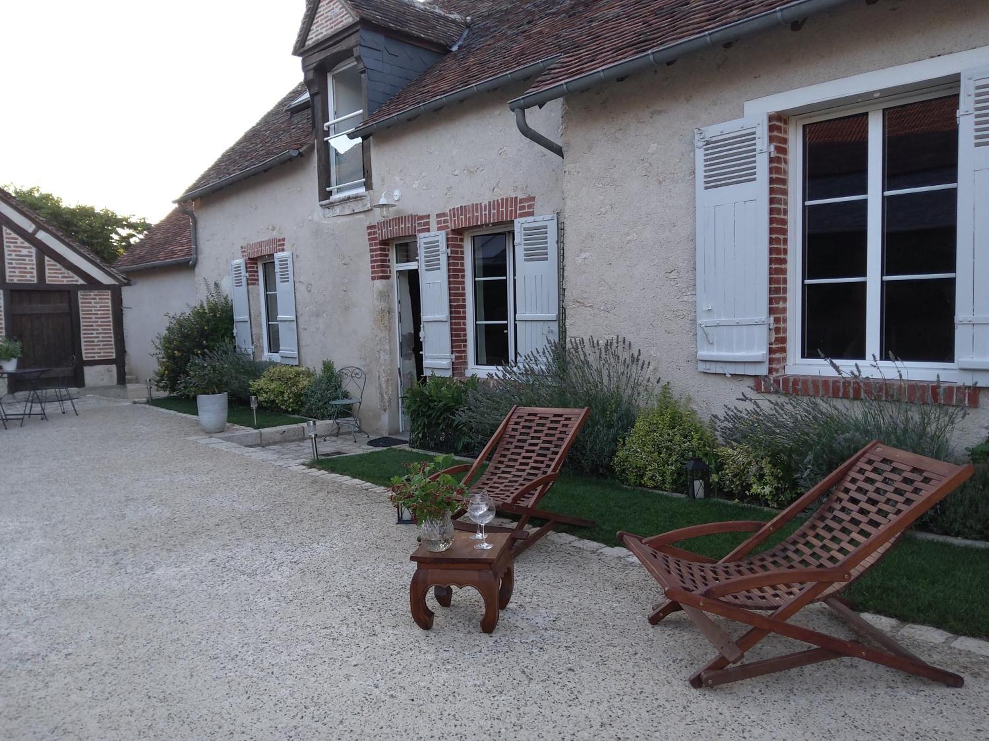 Agreables Chambres D'Hotes Dans Maison Xviiie Vineuil  Exterior foto